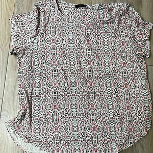 Tahari Floral Shirt with Pleat on back Scoop Neck Size 2X